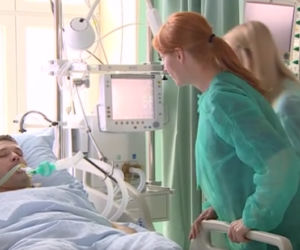 M jak miłość odcinek 1311, Tomek (Andrzej Młynarczyk), Joasia (Barbara Kurdej-Szatan), Agnieszka (Magdalena Walach)