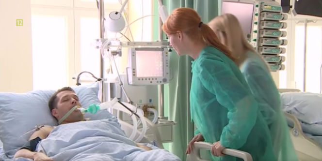 M jak miłość odcinek 1311, Tomek (Andrzej Młynarczyk), Joasia (Barbara Kurdej-Szatan), Agnieszka (Magdalena Walach)