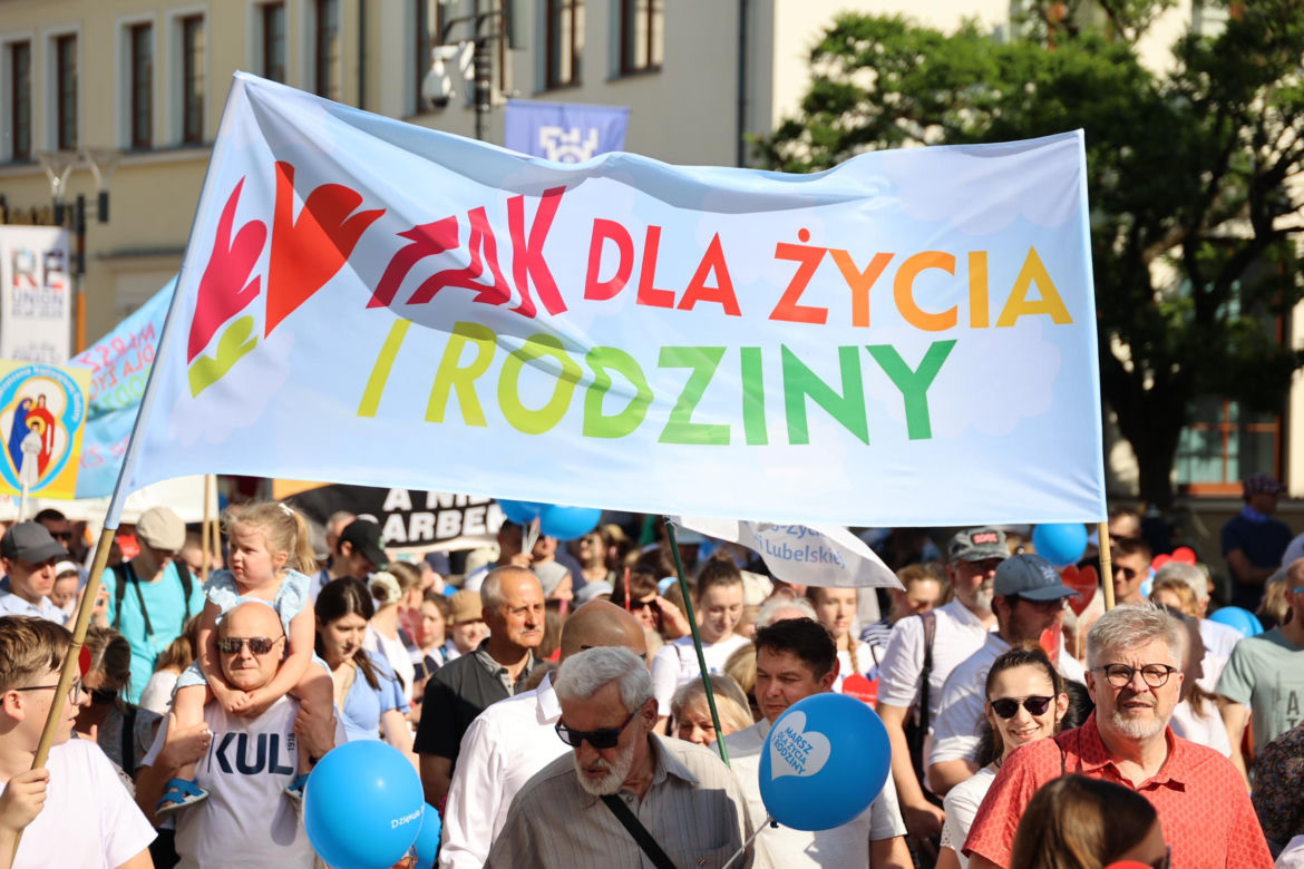 Marsz dla Życia i Rodziny 2024 w Dzień Matki przeszedł przez centrum Lublina