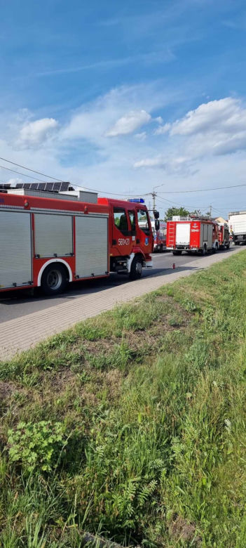 Zderzenie ciężarówki z osobówką w Świerklanach. Lądował śmigłowiec LPR