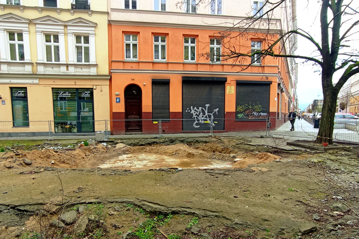 Pozostałości po dawnej "ścianie płaczu"