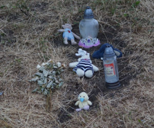 Korona księżniczki i pluszowe misie w miejscu tragedii! Tu zginęła 12-letnia Wiktoria [ZDJĘCIA, WIDE]