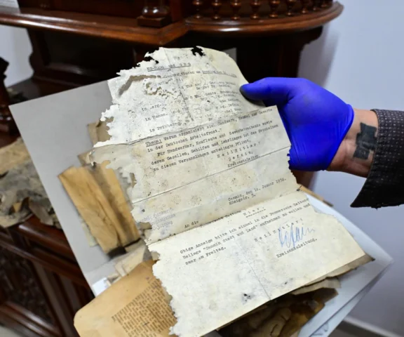 Niezwykłe znalezisko! Przedwojenne dokumenty ukryte na strychu