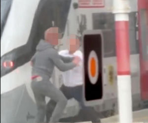 Szokujące sceny na peronie w Wejherowie! Bójka agresywnego pasażera z konduktorem