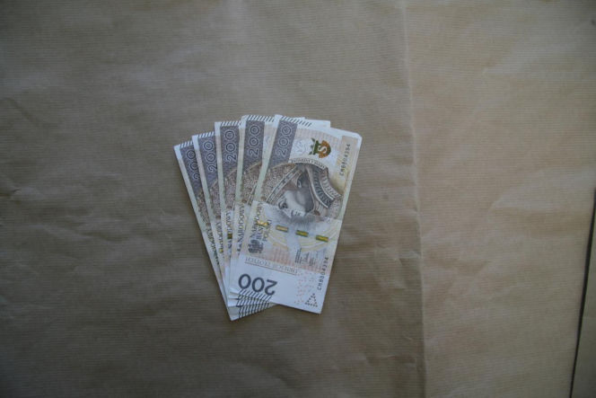 Gotówka, biżuteria i sztabki złota. Pokaźny łup zatrzymanego 47-latka