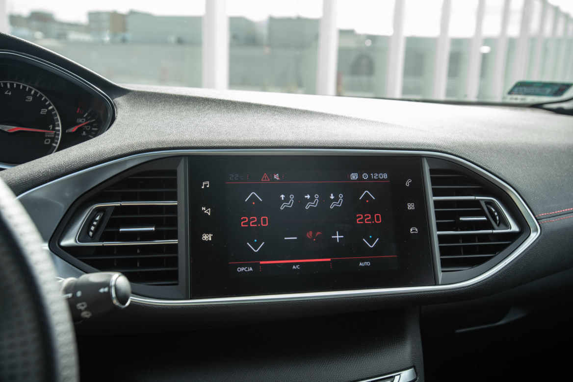 Skoda Octavia RS Challenge vs Peugeot 308 GTi