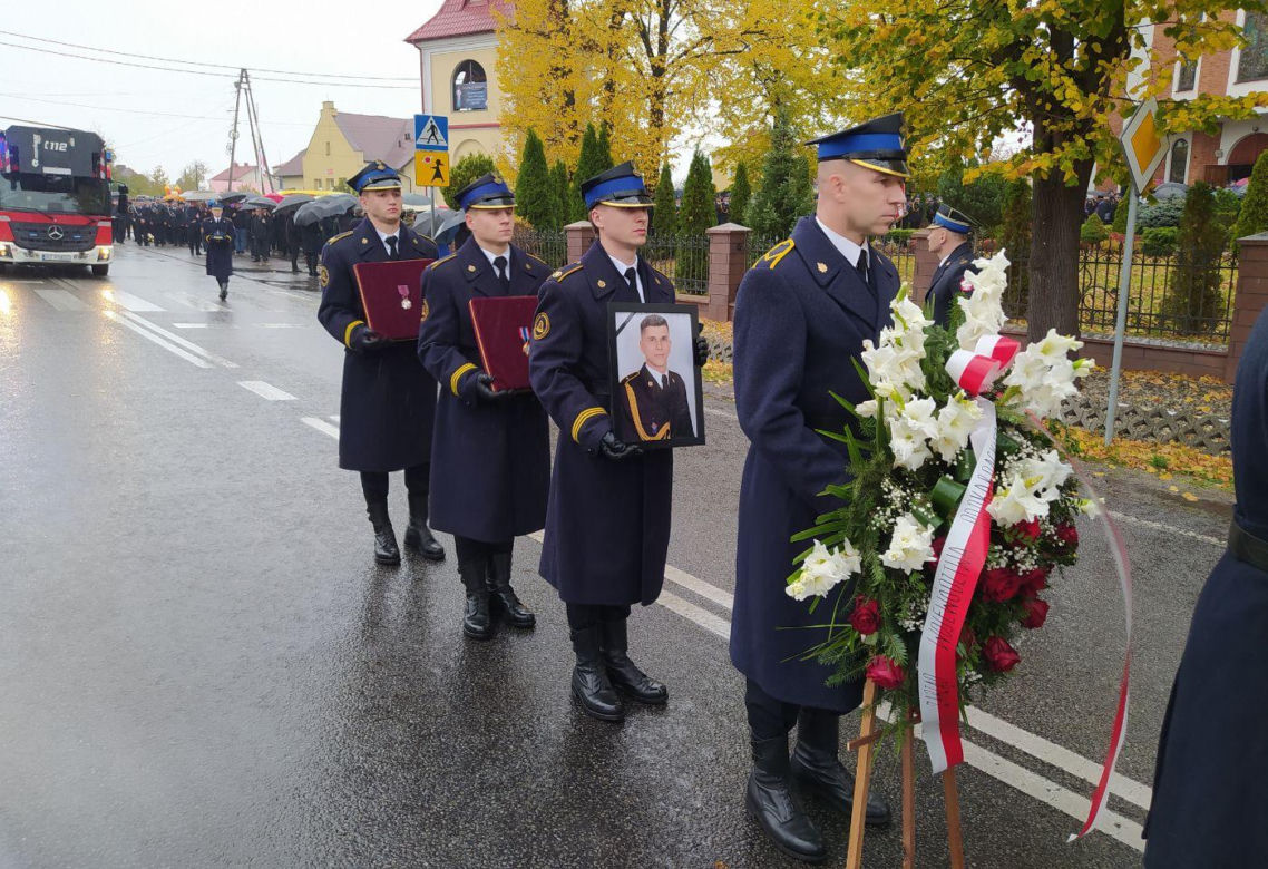 Pogrzeb asp. Bartłomieja Pieroga, jednego z dwóch strażaków, którzy zginęli w pożarze w Nisku