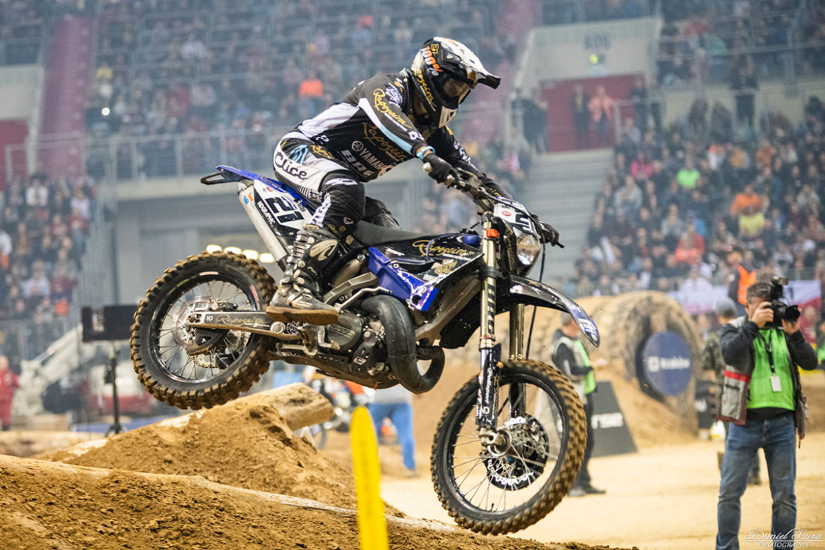 SuperEnduro w Krakowie! Duże prędkości, terenowe motocykle i skoki w powietrzu!