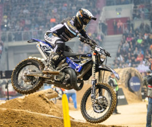 SuperEnduro w Krakowie! Duże prędkości, terenowe motocykle i skoki w powietrzu!