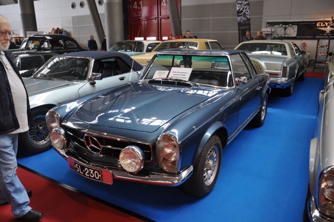 Aukcja zabytkowych Mercedesów w muzeum w Stuttgarcie
