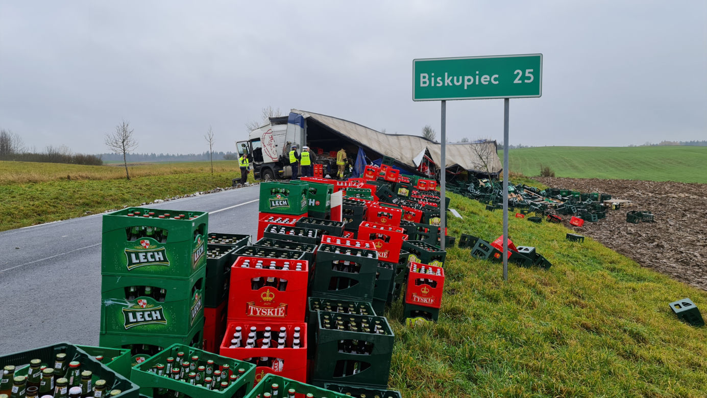 Troszkowo. Setki litrów piwa rozlały się na drogę