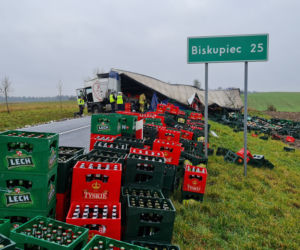 Troszkowo. Setki litrów piwa rozlały się na drogę