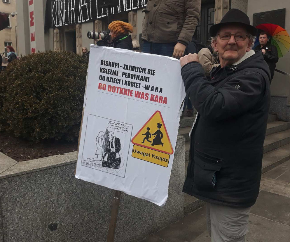 Czarny Piątek 2018 w Katowicach: Tłumy ludzi zebrały się na rynku