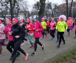 Grudziądzanki celebrowały swoje święto w biegu.  Ponad 400 pań imprezowało w Parku Miejskim