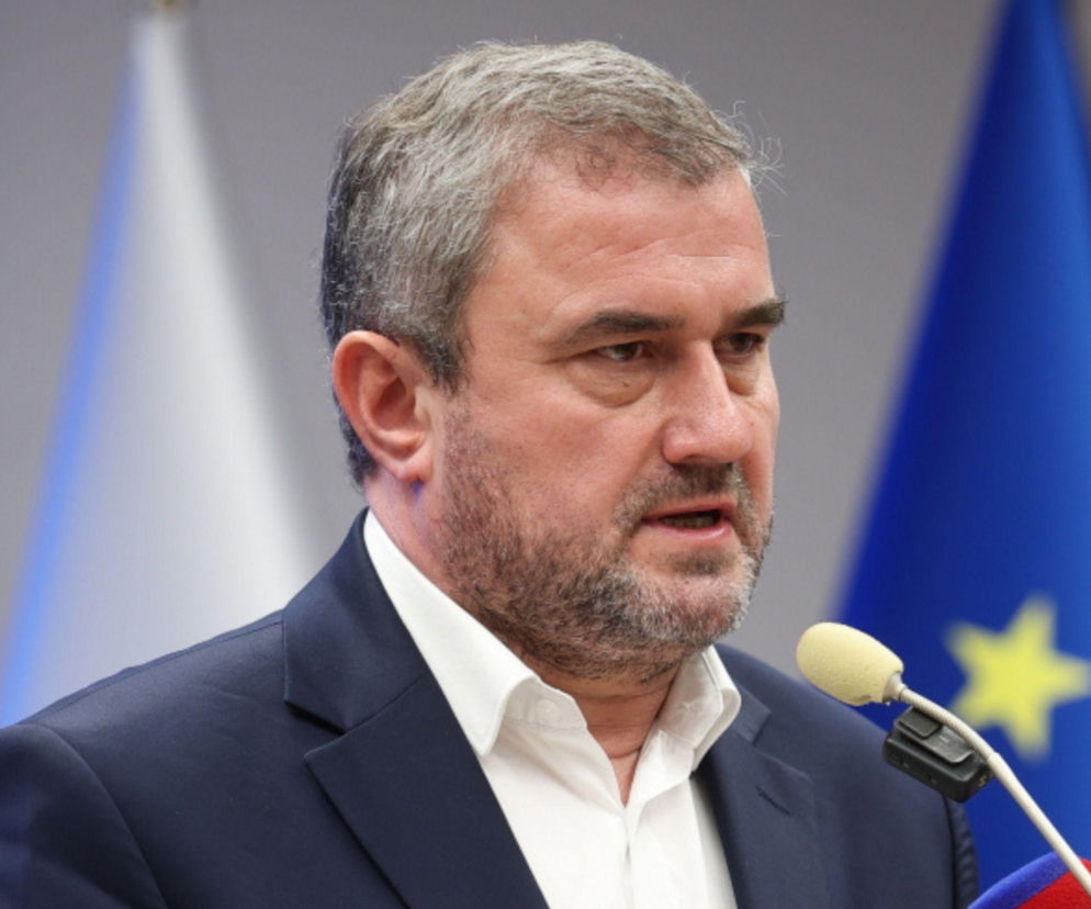 Zimowy paraliż na S7. Wiceminister infrastruktury: droga jeszcze dziś powinna być całkowicie udrożniona