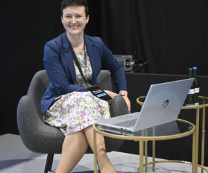 Warszawskie Targi Obronne. . Scena Niebieska. Prezentacja sprawdzeni w boju. Od surowej mocy po „Niewidzialną Energię”. Ewolucja zasilania Könner & Söhnen na podstawie wniosków z frontu w Ukrainie