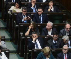Joanna Lichocka. Przez wulgarny gest straciła pracę u Dudy