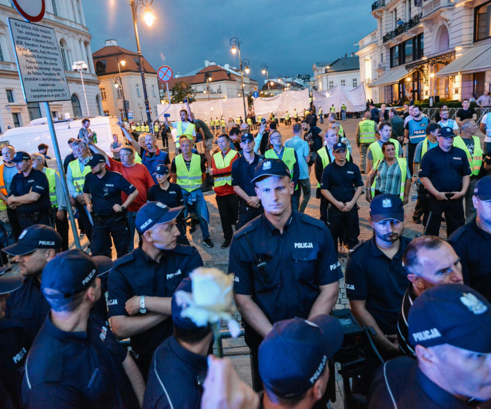 kontrmanifestacja miesięcznica