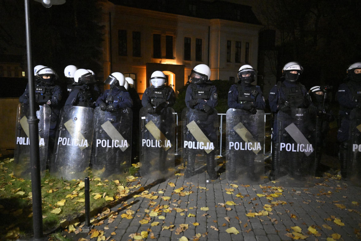 Chaos pod Trybunałem Konstytucyjnym