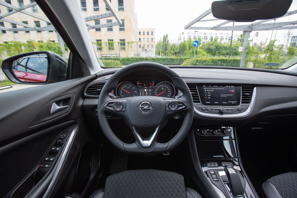 Opel Grandland X Hybrid4