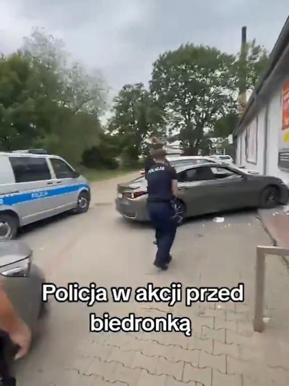 Strzelanina pod "Biedronką" w Bolkowie. Wyciekło szokujące nagranie z interwencji. Policjant ranny