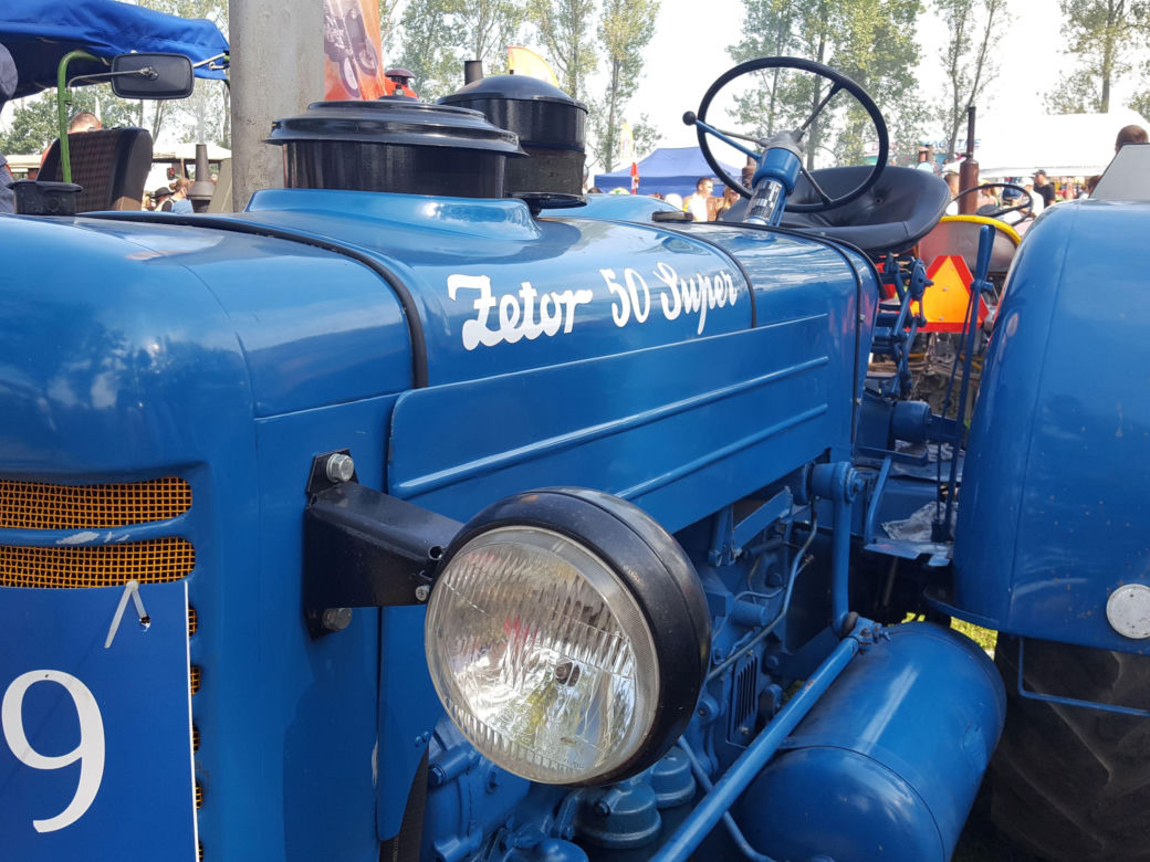 Festiwal starych ciągników w Wilkowicach. Setki maszyn, tysiące widzów i upał