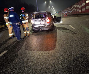 Wielka kraksa na Trasie Łazienkowskiej. Zgasł mu Opel, huknął w niego Renault