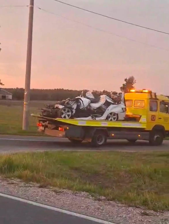 Makabra na drodze! 20-letni kierowca zginął na miejscu. Skoda zmiażdżona pod naczepą