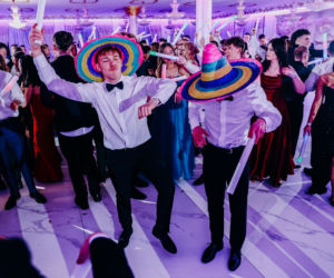 Sala Pałacowa pełna emocji. Studniówka uczniów z Kłobucka