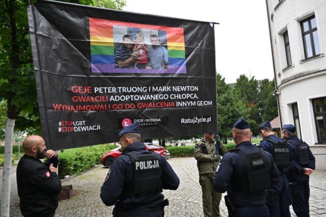 W poniedziałek, 18 maja, w Urzędzie Stanu Cywilnego po raz pierwszy dokonano transkrypcji zagranicznego aktu małżeństwa pary jednopłciowej bez konieczności prowadzenia sprawy sądowej