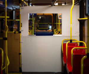 Wrocław. StreetTram ogrzewa i karmi! Tramwaj zwany ogrzewaniem stanął obok Mostów Mieszczańskich [ZDJĘCIA]