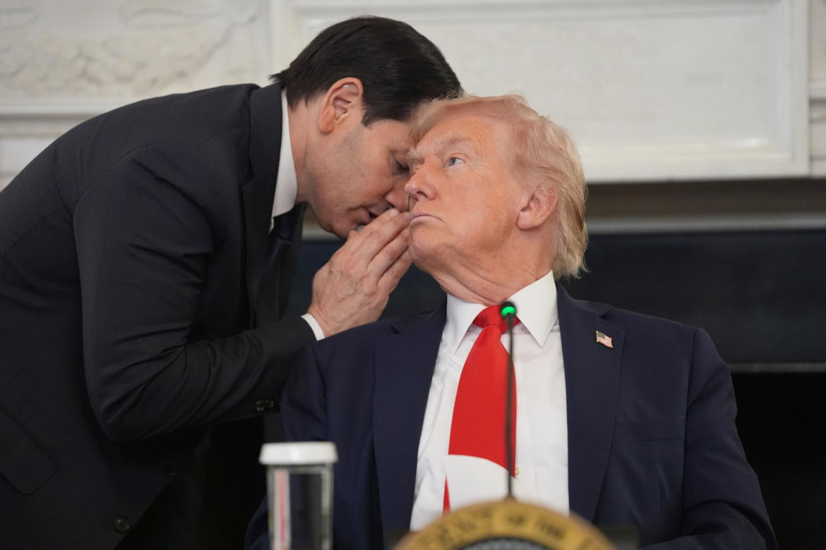 Trump przysnął na oficjalnym spotkaniu! "Jest stary i coraz bardziej to widać"