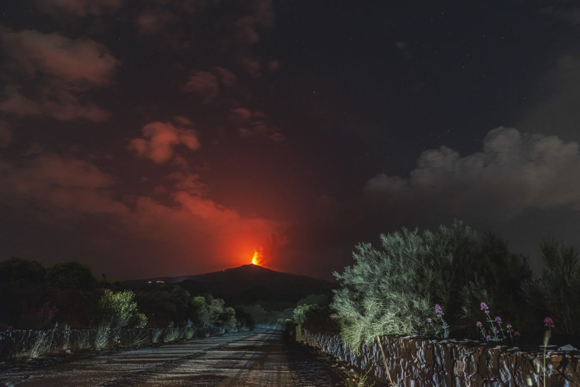 Etna. Wulkan gigant znowu wybucha w Europie!