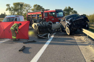 Tragiczny wypadek na obwodnicy. Ford zjechał na przeciwległy pas. W środku 5-letnie dziecko