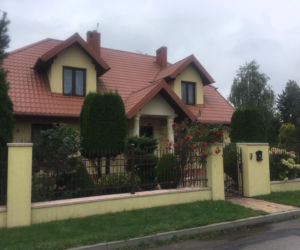 W takich warunkach mieszka Czarnek. Tak dom wygląda w środku