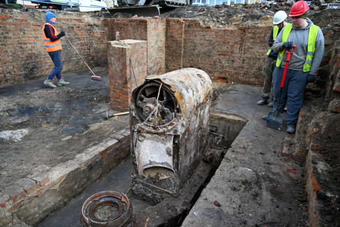 W piwnicy przedwojennej kamienicy znaleziono maszynę do palenia kawy