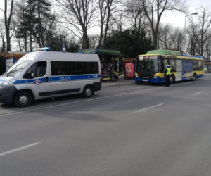 Tarnowscy policjanci kontrolują miejskie autobusy. Nie chodzi o sprawdzanie biletów! 