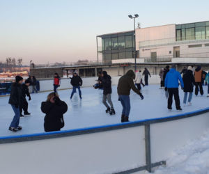 Lodowisko w Centrum Rekreacyjno-Sportowym Ukiel