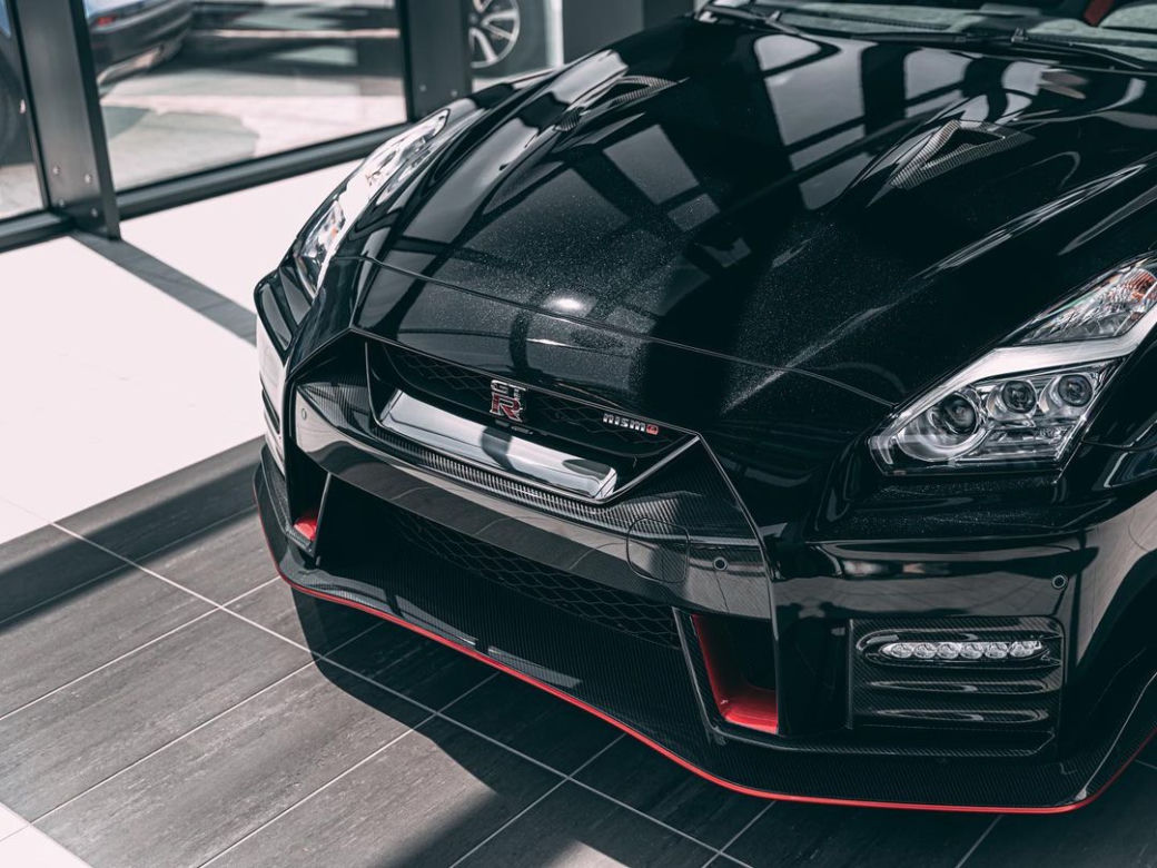 Krzysztof Hołowczyc i nowy Nissan GT-R Nismo