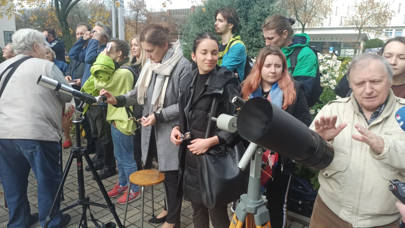 Obserwowanie zaćmienia słońca w Lublinie