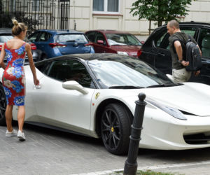 Ewa Chodakowska z mężem Lefteris Kavoukis jeździ Ferrari