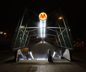 Wejście do stacji metra M2 Centrum Nauki Kopernik w Warszawie