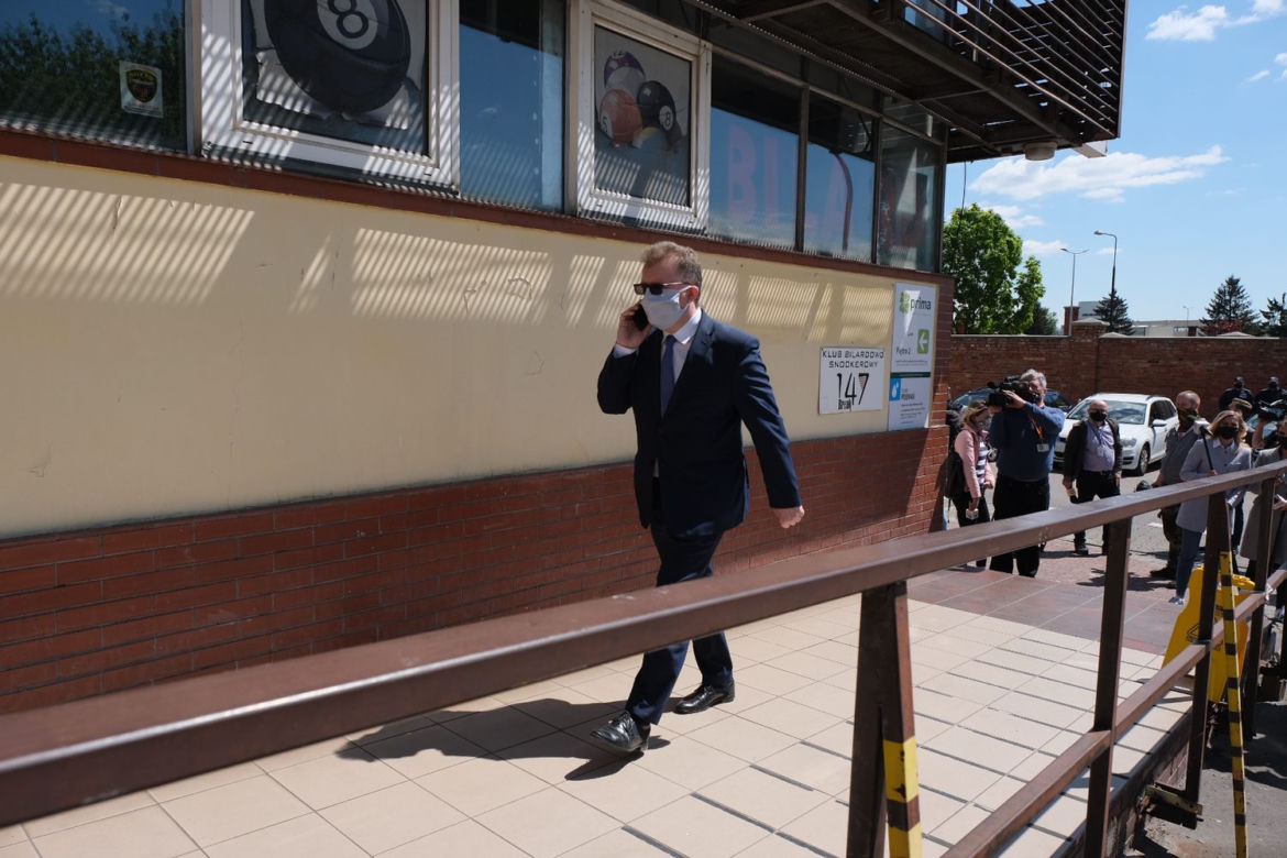 Politycy PiS zjeżdżają do Kaczyńskiego do centrali partii