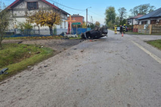 Nocny wypadek w Brzozowej. BMW wypadło z drogi