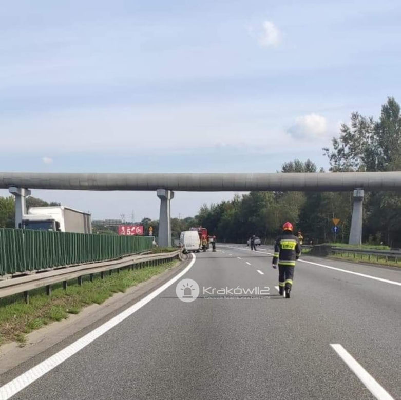 Horror na A4. Kobieta wyskoczyła z płonącego busa
