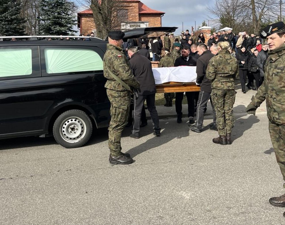 Pogrzeb 20-letniego Roberta. Żołnierz zmarł na poligonie w Drawsku Pomorskim