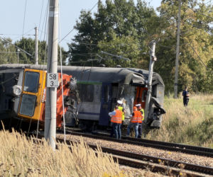 Wstrząsające zdjęcia z katastrofy kolejowej na Mazowszu