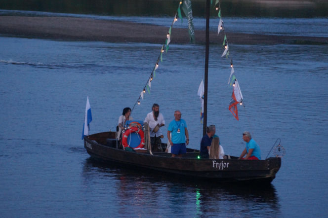 Wieczorna parada na Wiśle zachwyciła mieszkańców. Tak wyglądał finał Festiwalu Wisły w Fordonie