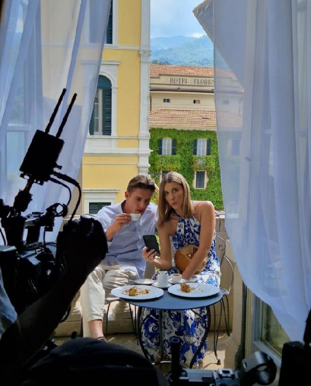 Pierwsza miłość. Kamila (Magdalena Wieczorek), Oskar (Filip Gurłacz)