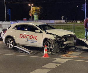 Po pijaku rozbiła mercedesa z wypożyczalni